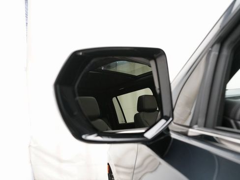 Used 2022 Chevrolet Suburban LT image 26