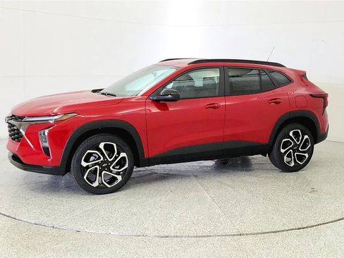 New 2026 Chevrolet Trax RS w/ Driver Confidence Package FWD image 4
