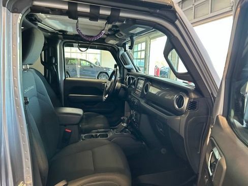 Used 2020 Jeep Gladiator Overland w/ Dual Top Group AWD/4WD image 15