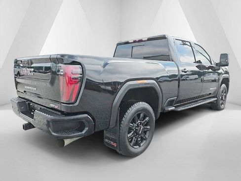 Used 2024 GMC Sierra 2500 AT4 w/ AT4 Preferred Package AWD/4WD image 5