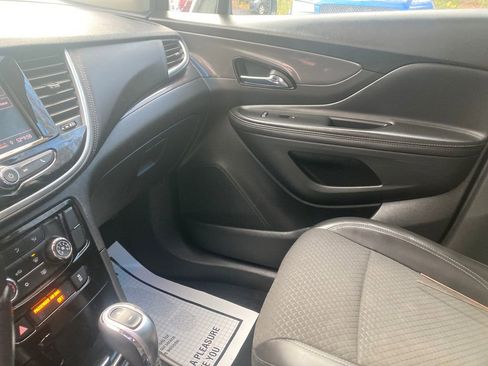 Used 2022 Buick Encore Preferred w/ Safety Package image 16