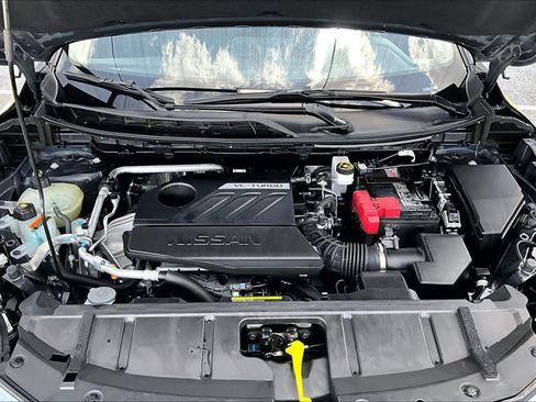 Certified 2025 Nissan Rogue SV FWD image 31