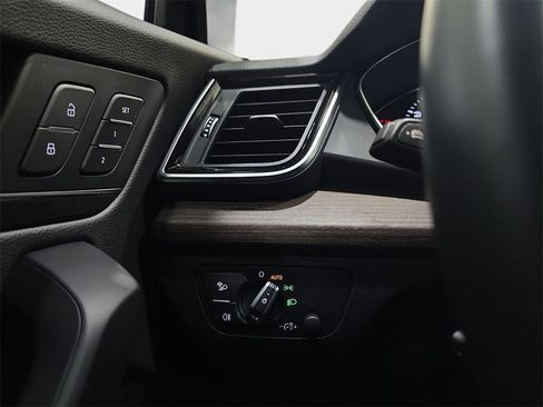 Certified 2023 Audi Q5 2.0T Premium image 28