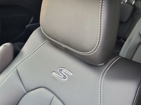 New 2026 Chrysler Pacifica Select image 11