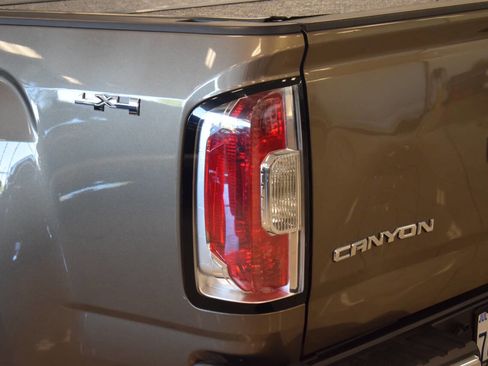 Used 2015 GMC Canyon SLT w/ Driver Alert Package image 36
