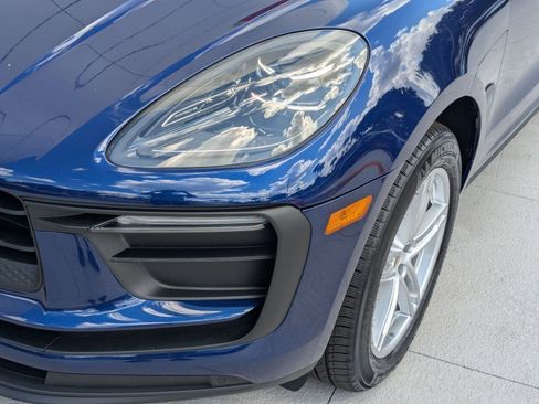 Used 2025 Porsche Macan AWD/4WD image 12