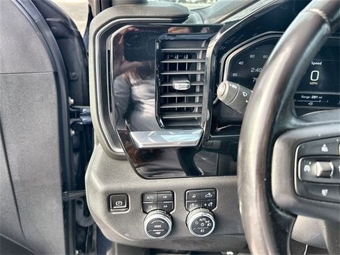 Used 2022 GMC Sierra 1500 SLT w/ SLT Convenience Package image 18