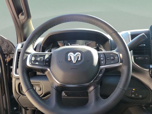Used 2025 RAM 2500 Laramie AWD/4WD image 12