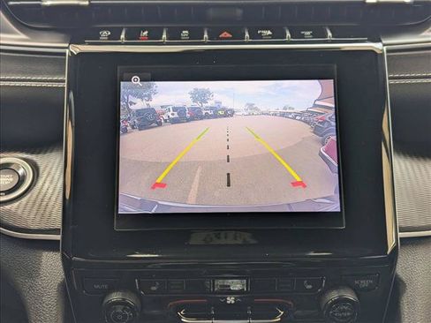 Used 2023 Jeep Grand Cherokee Altitude AWD/4WD image 13