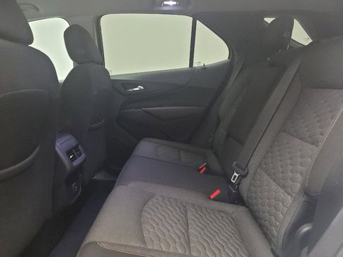 Used 2020 Chevrolet Equinox LT image 18