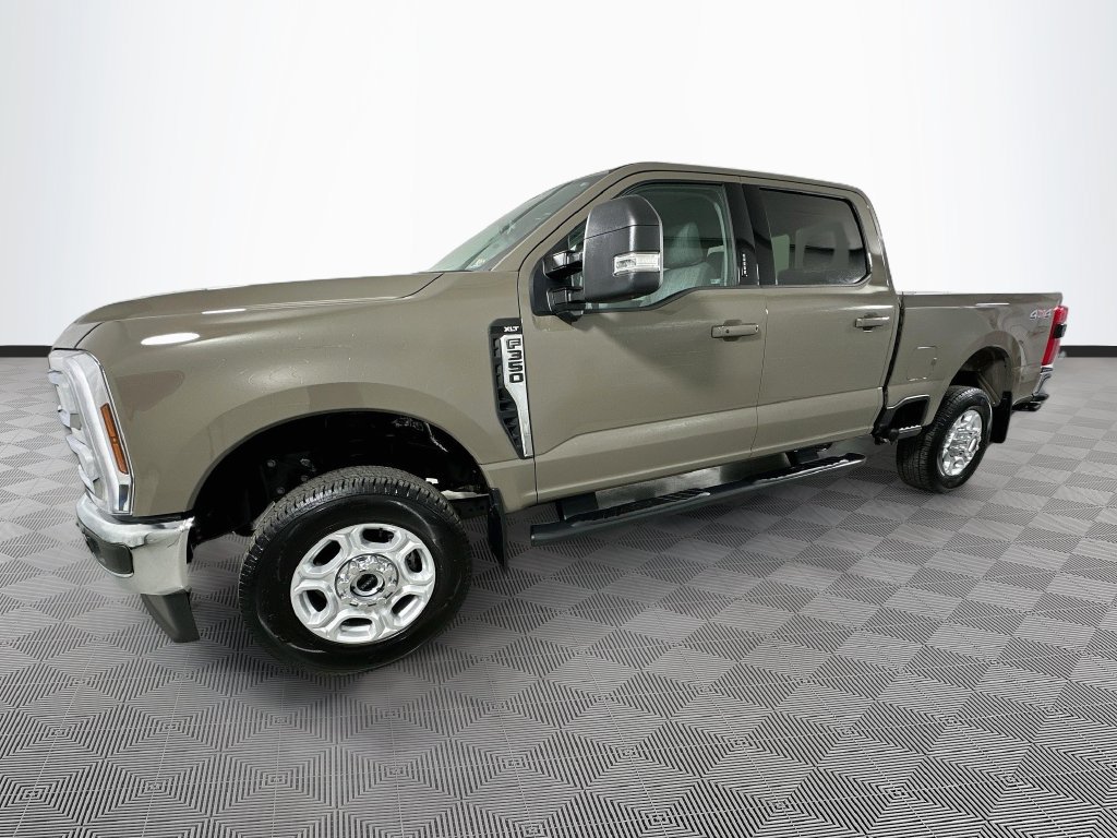 Certified 2026 Ford F350 XLT w/ XLT Premium Package AWD/4WD image 4