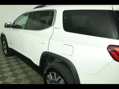 Used 2023 GMC Acadia SLT image 18