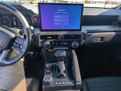 Used 2025 Toyota 4Runner TRD Off-Road Premium AWD/4WD image 20