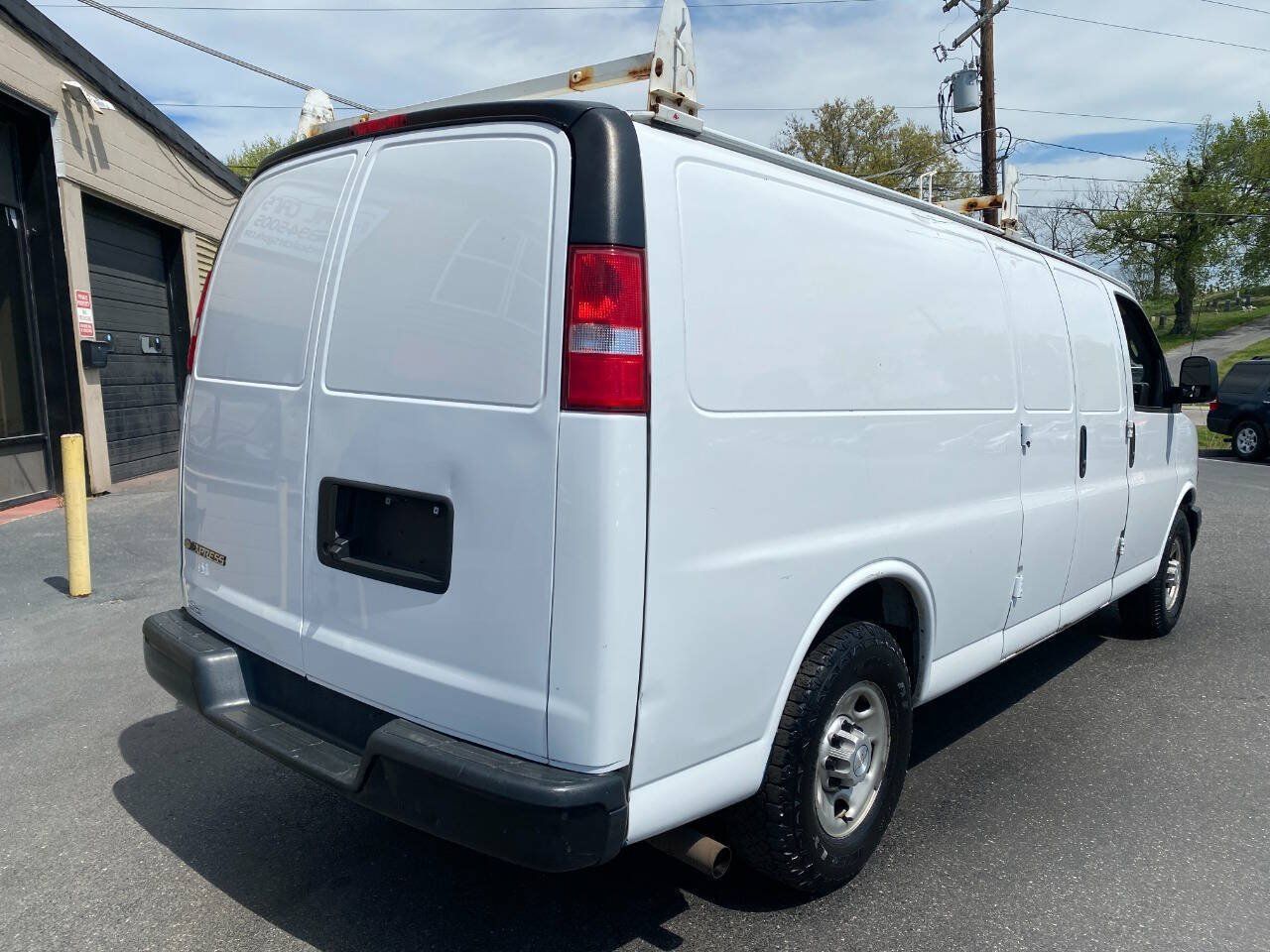 Used 2019 Chevrolet Express 2500 Extended w/ Driver Convenience Package RWD image 3
