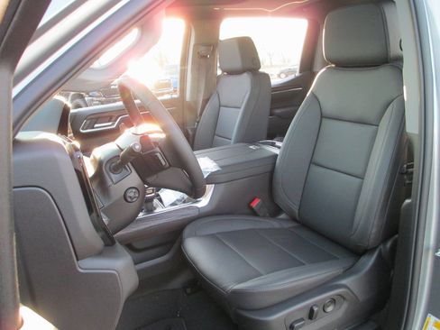 New 2026 GMC Sierra 1500 SLT w/ SLT Convenience Package image 11