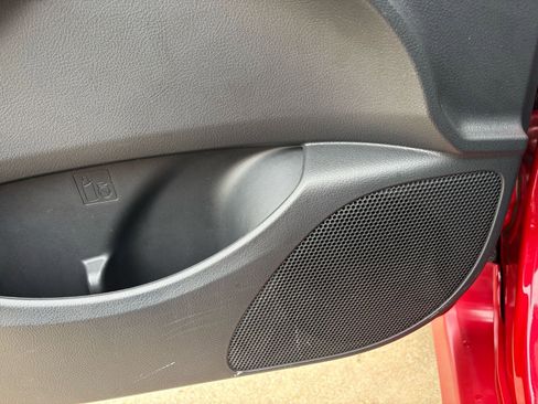 Used 2011 Toyota Corolla S image 12