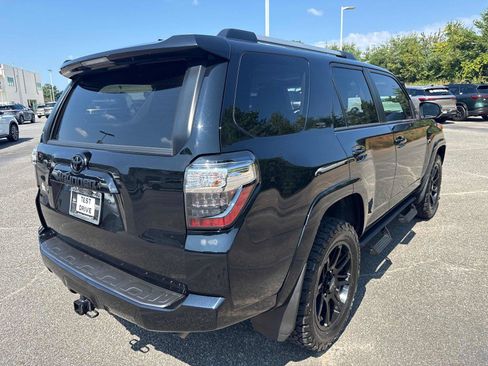 Used 2022 Toyota 4Runner SR5 Premium w/ Moonroof Package AWD/4WD image 6