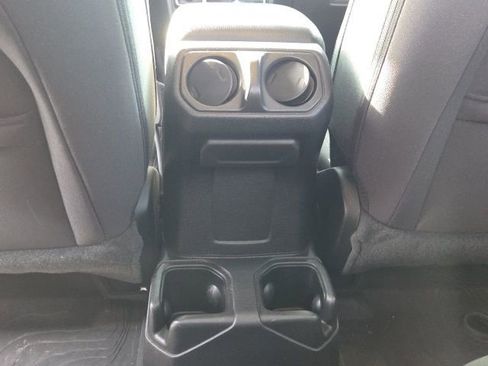 Used 2022 Jeep Gladiator Sport image 15