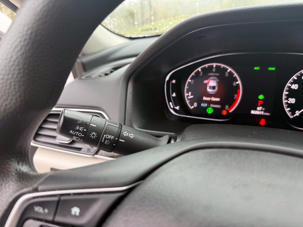 Used 2018 Honda Accord EX image 31