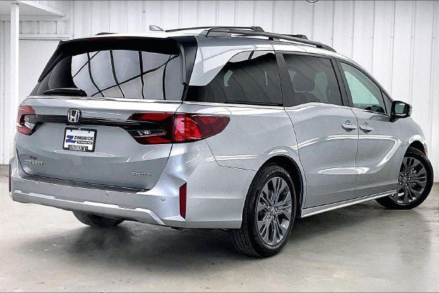 Certified 2026 Honda Odyssey Touring image 12