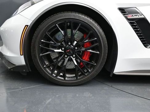 Used 2019 Chevrolet Corvette Z06 RWD image 14