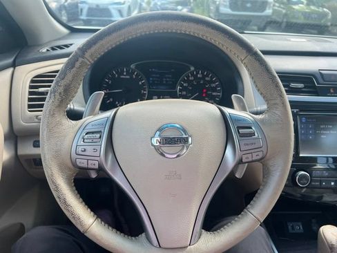 Used 2014 Nissan Altima 3.5 SL w/ Technology Package FWD image 11