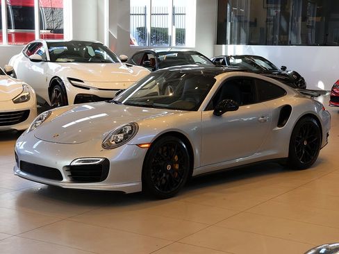 Used 2014 Porsche 911 Turbo S image 18
