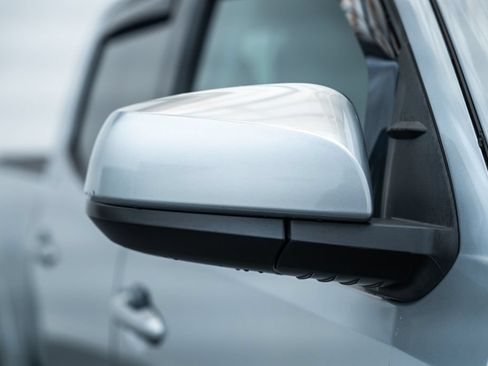 Certified 2022 Toyota Tacoma SR5 AWD/4WD image 16