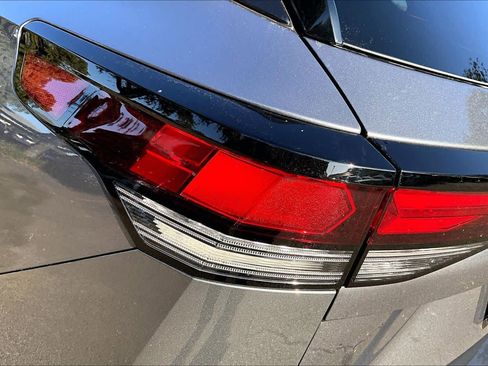 New 2026 Volkswagen Tiguan SE R-Line image 14