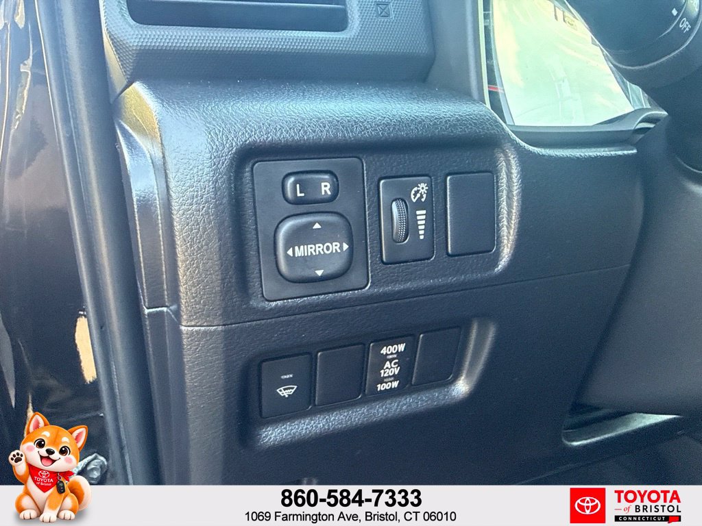 Used 2017 Toyota 4Runner SR5 AWD/4WD image 18