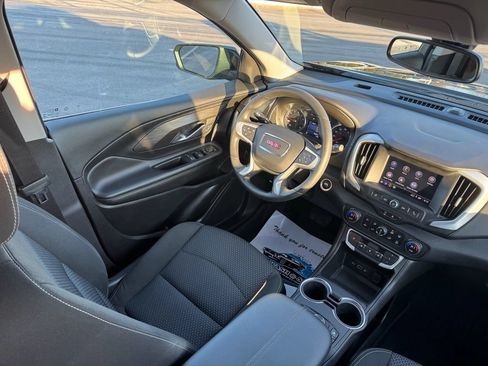 Used 2023 GMC Terrain SLE w/ Driver Convenience Package AWD/4WD image 18