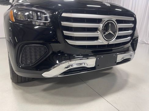 Used 2026 Mercedes-Benz GLS 450 4MATIC image 11