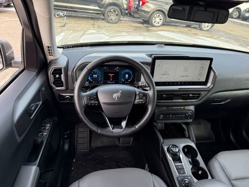 Used 2025 Ford Bronco Sport Badlands image 6