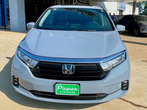 Used 2023 Honda Odyssey Elite image 3
