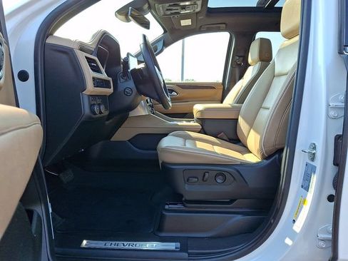 Used 2023 Chevrolet Tahoe Premier AWD/4WD image 16