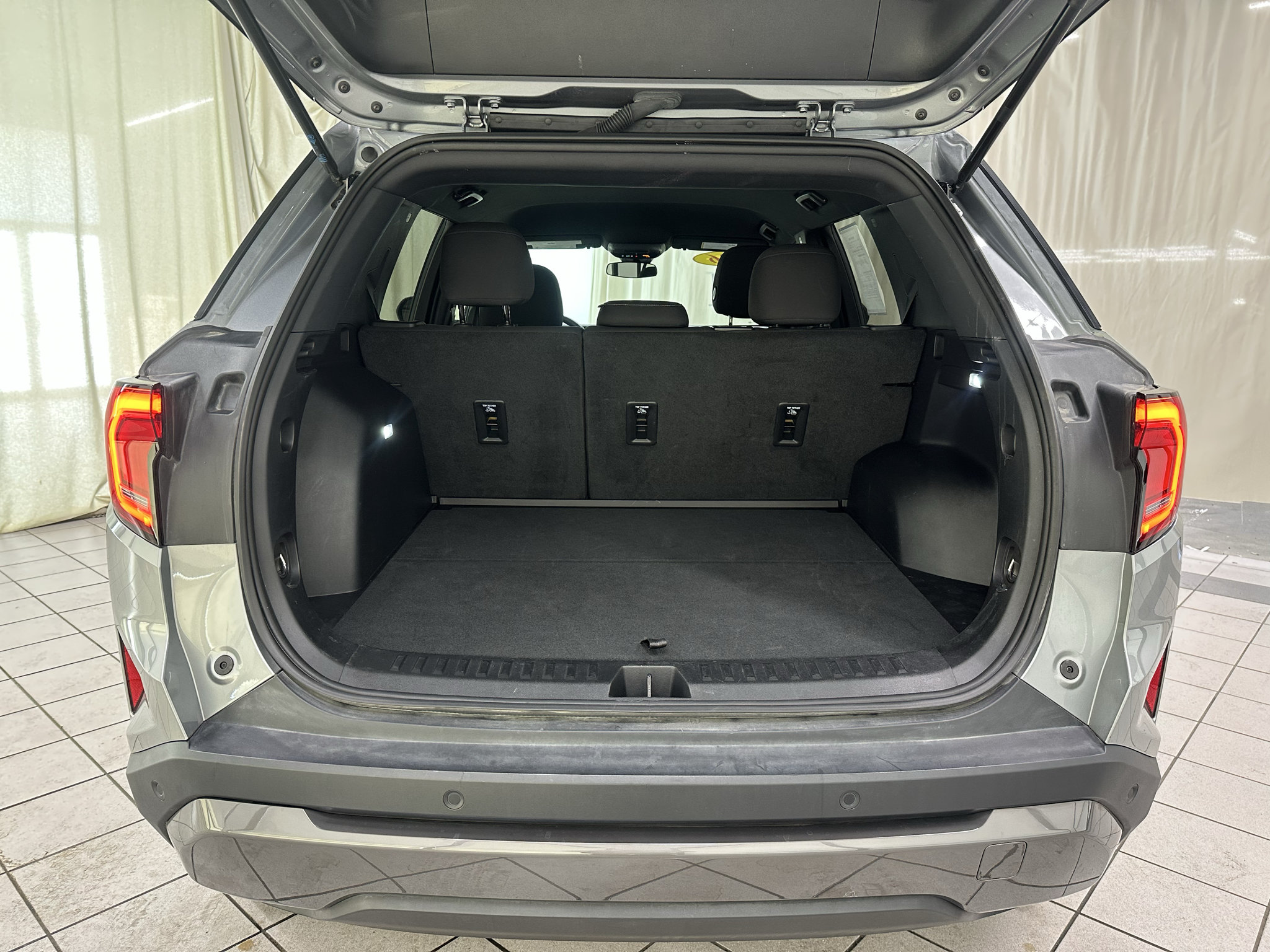 Used 2026 GMC Terrain Elevation FWD image 8
