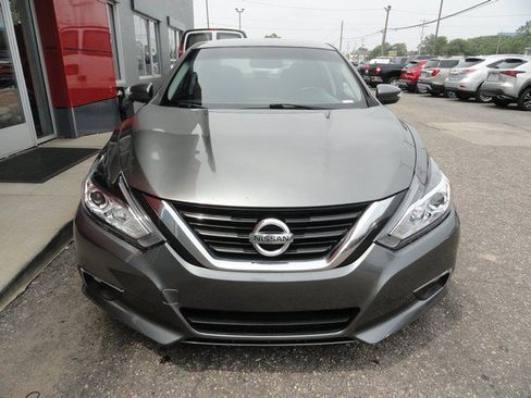 Used 2016 Nissan Altima 2.5 SV w/ Convenience Package FWD image 7