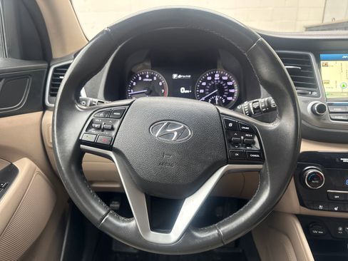 Used 2016 Hyundai Tucson Limited w/ Option Group 03 image 16