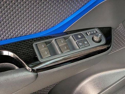 Used 2021 Toyota C-HR XLE FWD image 13