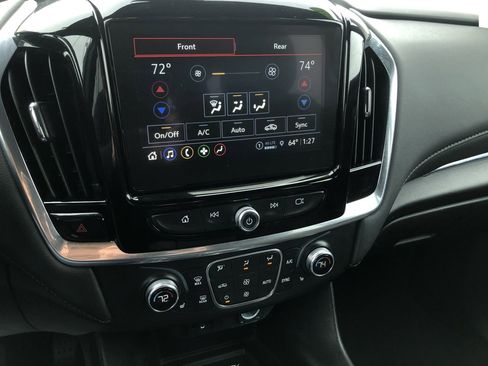 Used 2023 Chevrolet Traverse LT image 23