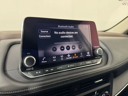 Used 2023 Nissan Rogue S FWD image 22