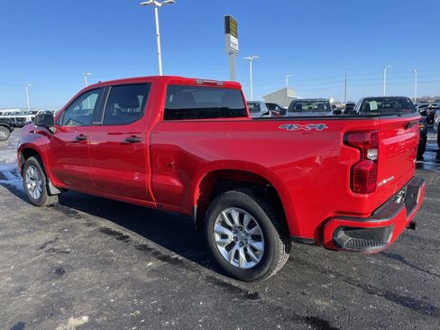 Used 2023 Chevrolet Silverado 1500 Custom image 5