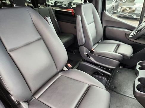 Used 2024 Mercedes-Benz Sprinter 2500 image 20
