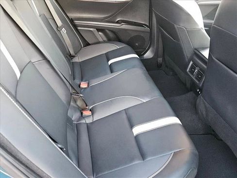 Used 2025 Toyota Camry SE w/ Convenience Package FWD image 18
