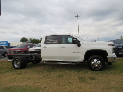 New 2026 Chevrolet Silverado 3500 LT AWD/4WD image 5