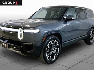 Used 2025 Rivian R1S Adventure AWD/4WD video 1