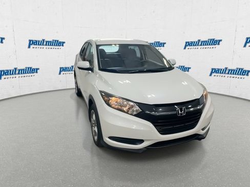 Used 2017 Honda HR-V LX image 3