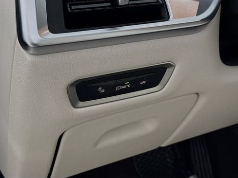 Certified 2024 BMW X7 xDrive40i AWD/4WD image 10
