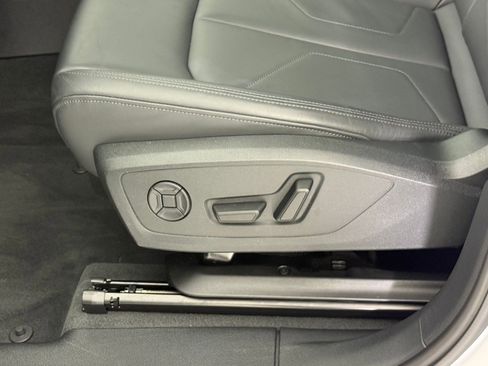 Certified 2025 Audi Q3 2.0T Premium w/ Convenience Package image 14