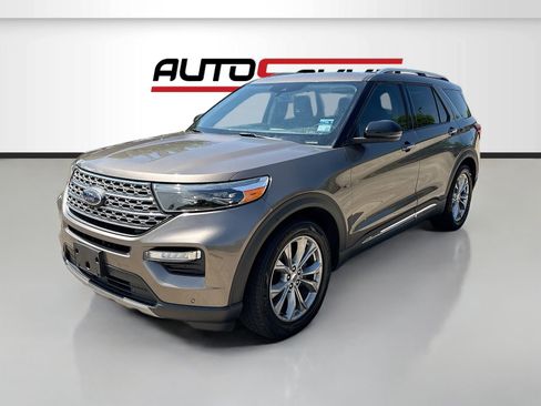 Used 2021 Ford Explorer Limited w/ Equipment Group 301A RWD image 3